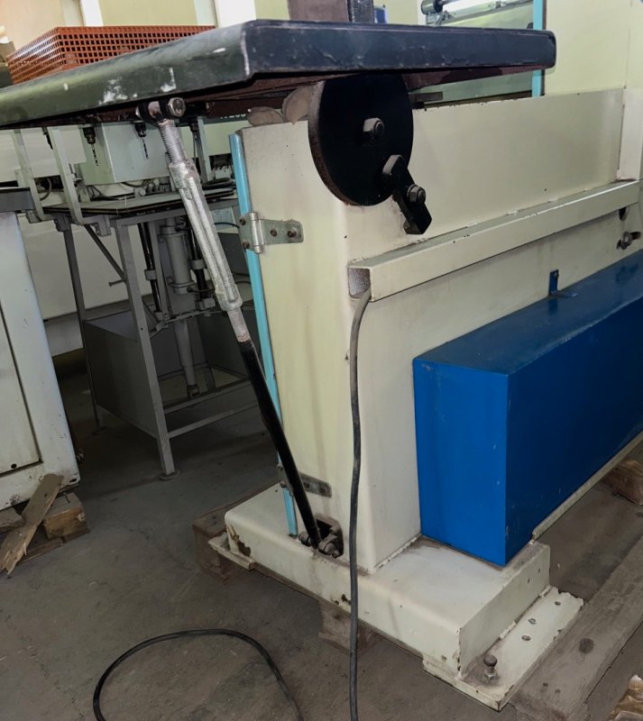 Szlifierka pionowa O.M.A do elementów krzywoliniow - 07