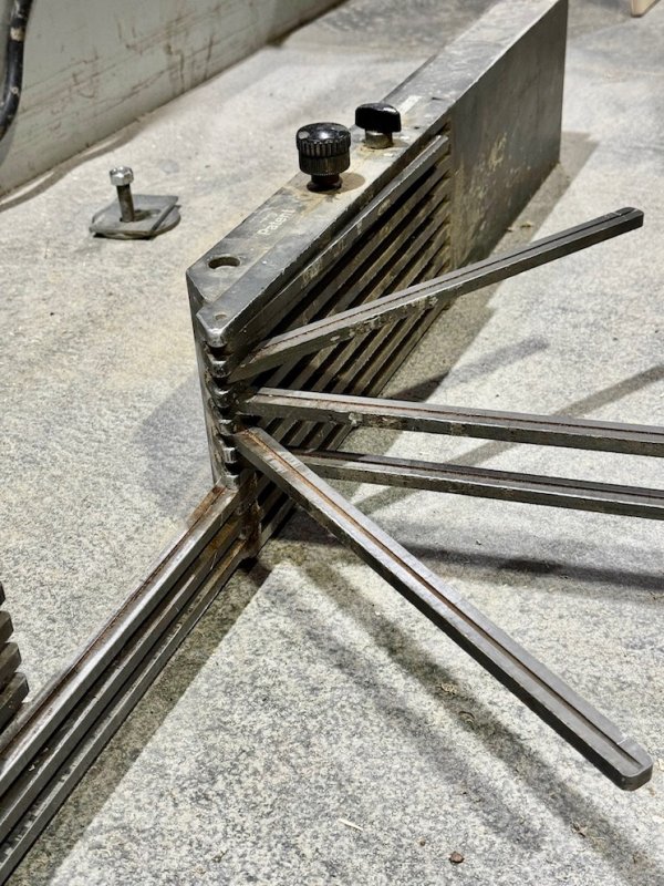 Prowadnice do przykładnic frezarskich AIGNER paten - 03