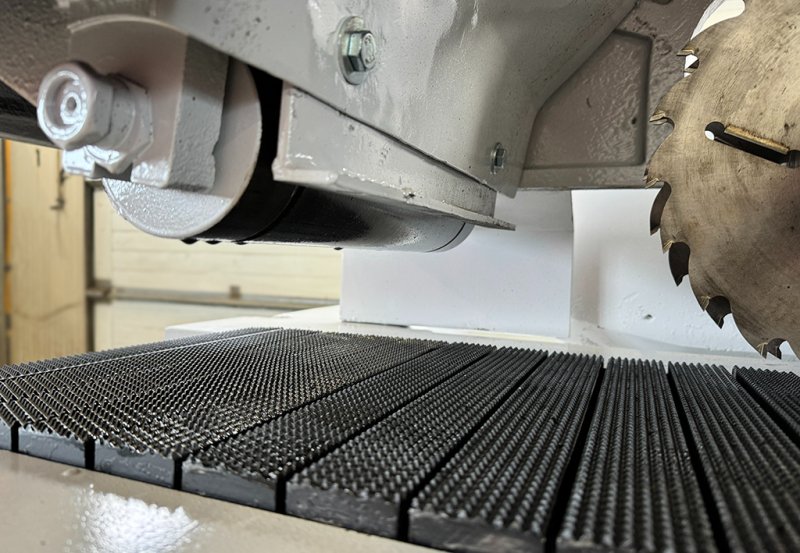 Wielopiła gąsienicowa Cosmec SM 400mm - 06