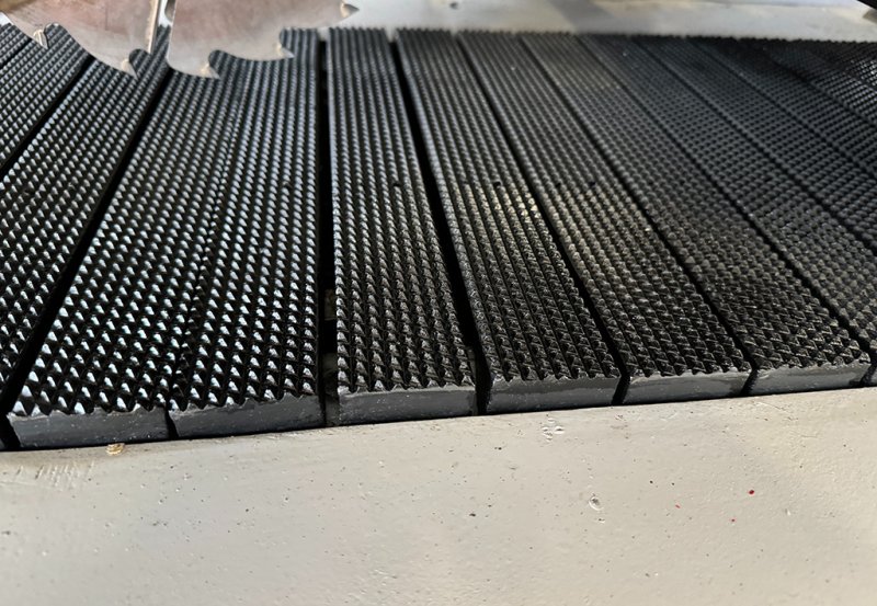 Wielopiła gąsienicowa Cosmec SM 400mm - 08