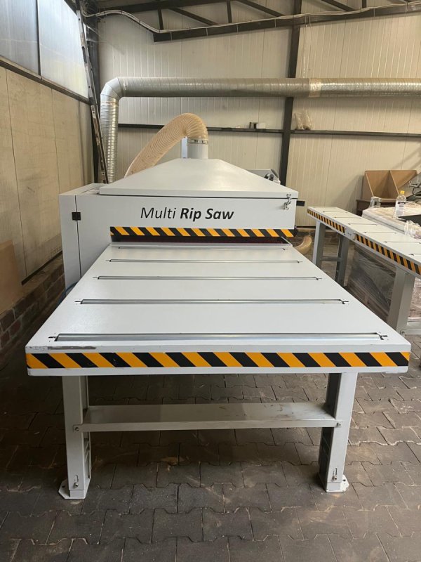 Wielopiła Canmaksan MC1100 do cięcia MDF - 05 Wielopiła Canmaksan MC1100 do cięcia MDF - 05