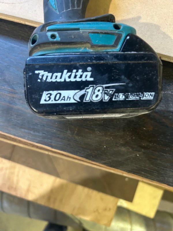 Narzędzie wielofunkcyjne Makita DTM52 w zestawie - 03