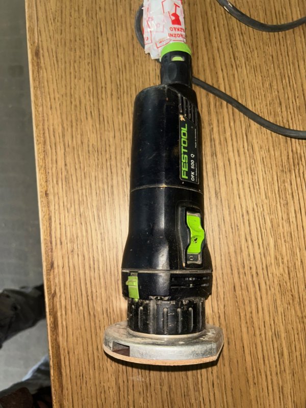 Profesjonalna frezarka krawędziowa FESTOOL OFK 500 - 01 Profesjonalna frezarka krawędziowa FESTOOL OFK 500 - 01