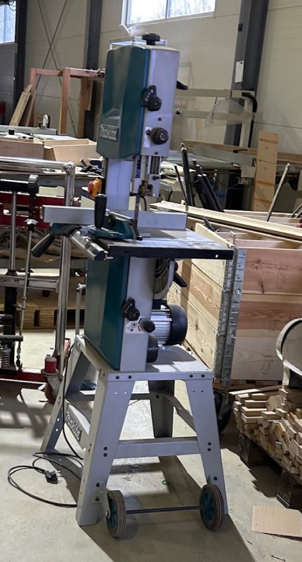 Stacjonarna piła taśmowa Makita LB 1200 F