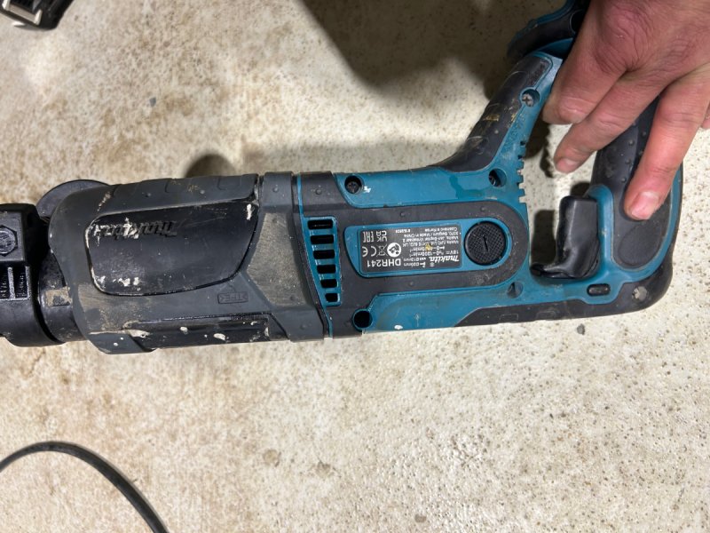 Młotowiertarka Makita DHR241 - 01 Młotowiertarka Makita DHR241 - 01