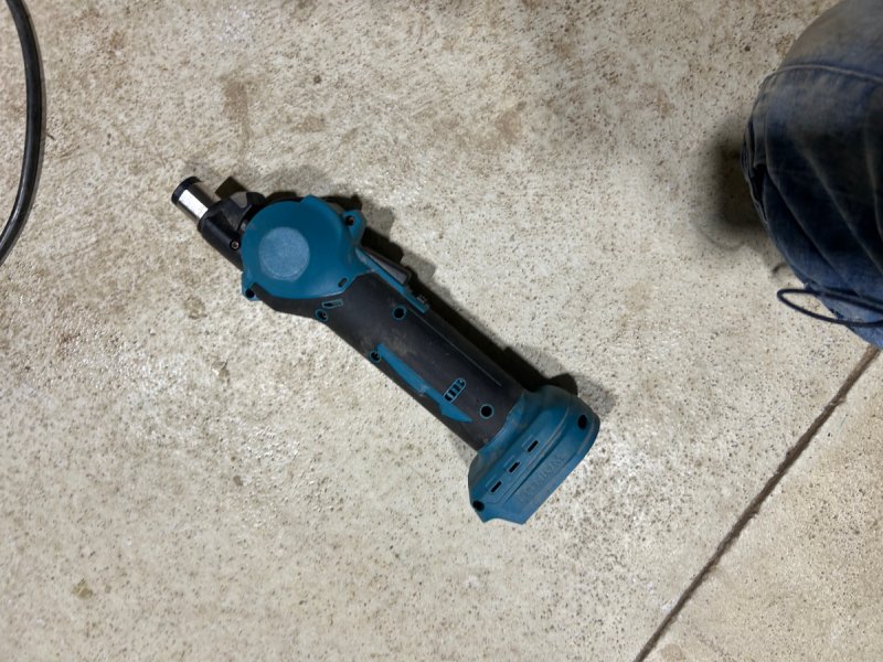 Akumulatorowy młotek automatyczny do Makity 18V - 01 Akumulatorowy młotek automatyczny do Makity 18V - 01