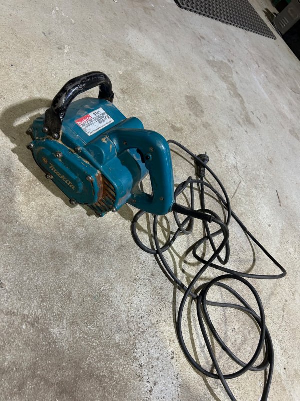 Szlifierka szczotkowa Makita 9741 - 03 Szlifierka szczotkowa Makita 9741 - 03