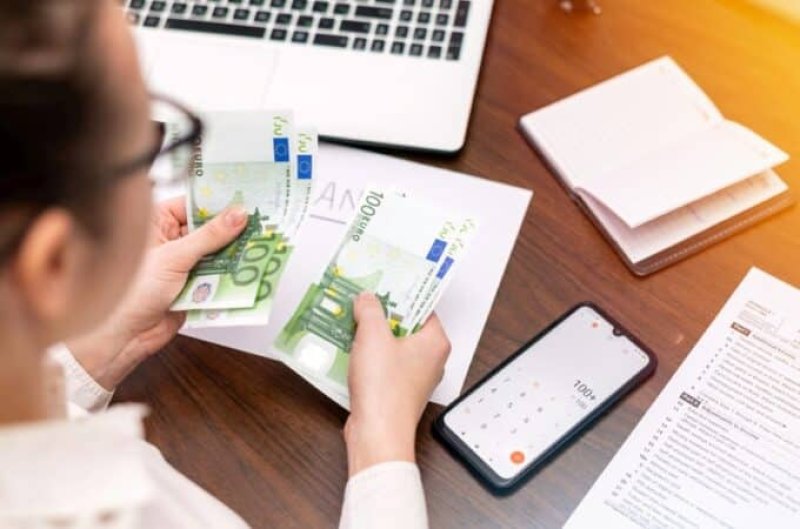 Oferta Pożyczki . Kredyty . Usługi Finansowe. - 01