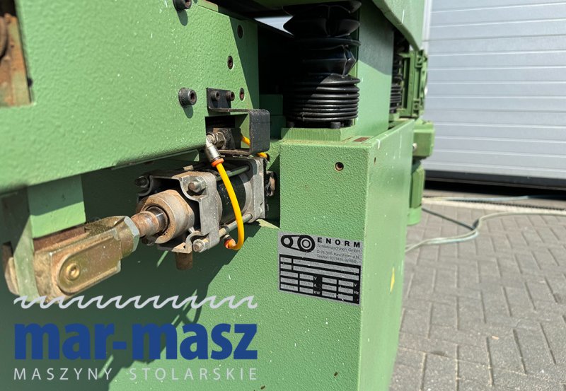 Szlifierka szerokotaśmowa KUNDIG Enorm Primo - 06 Szlifierka szerokotaśmowa KUNDIG Enorm Primo - 06
